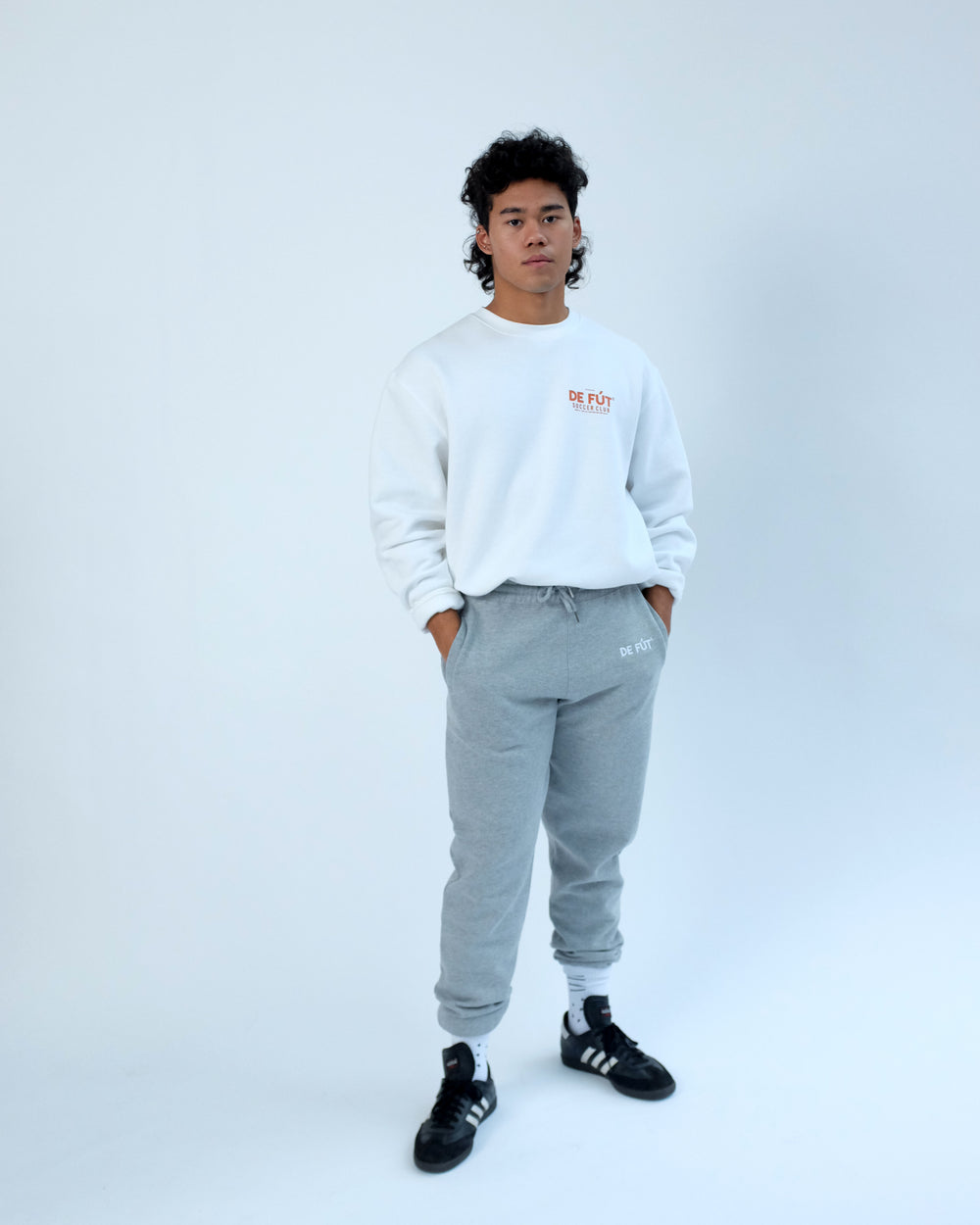 White crewneck best sale and sweatpants